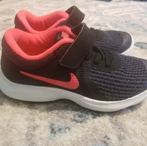 EUC NIKE pink/black toddler sneakers 11